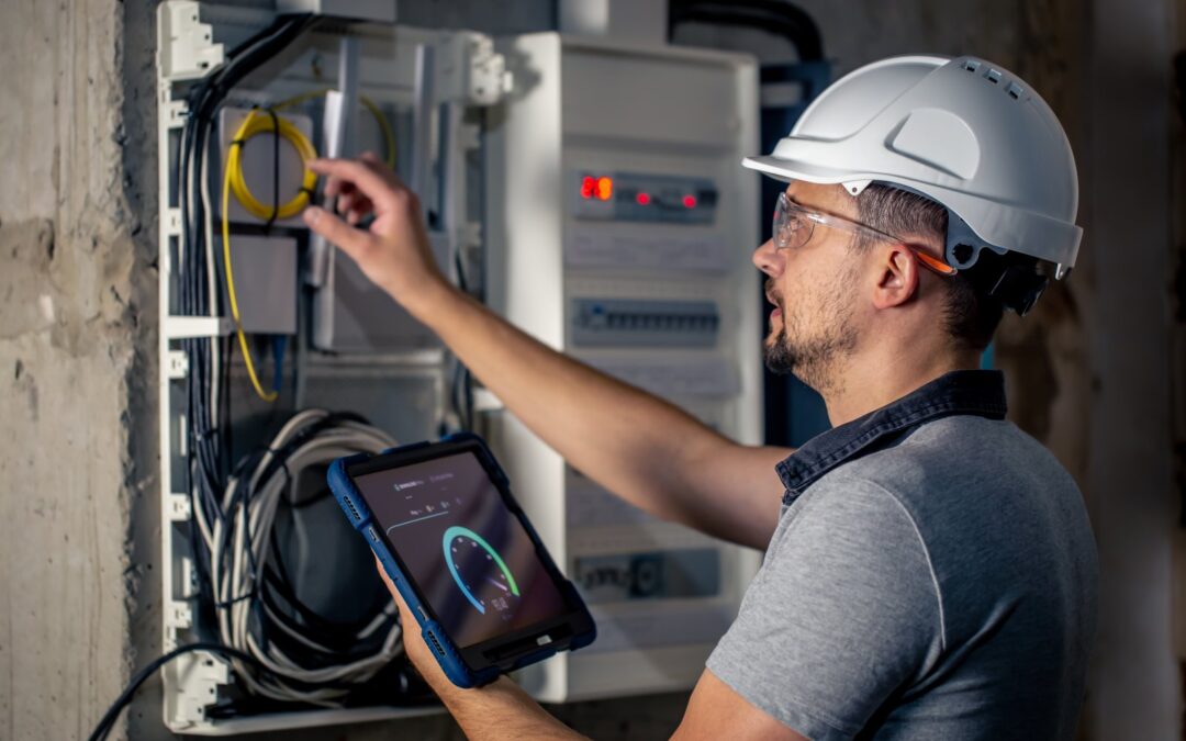 Pomiar natężenia pola elektromagnetycznego – obowiązki firm i instytucji
