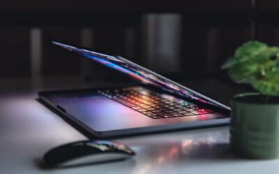 Laptop dla freelancera — wydajność, lekkość i czas pracy na baterii